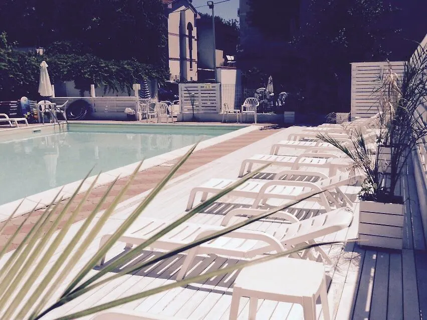 Hotel Lady Rimini 0*,